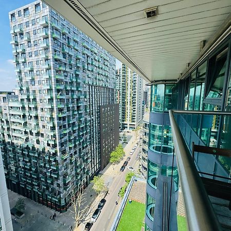 Modern 2Bed 2Bath Apartment Canary Wharf - Upto 5 Person Лондон Екстериор снимка