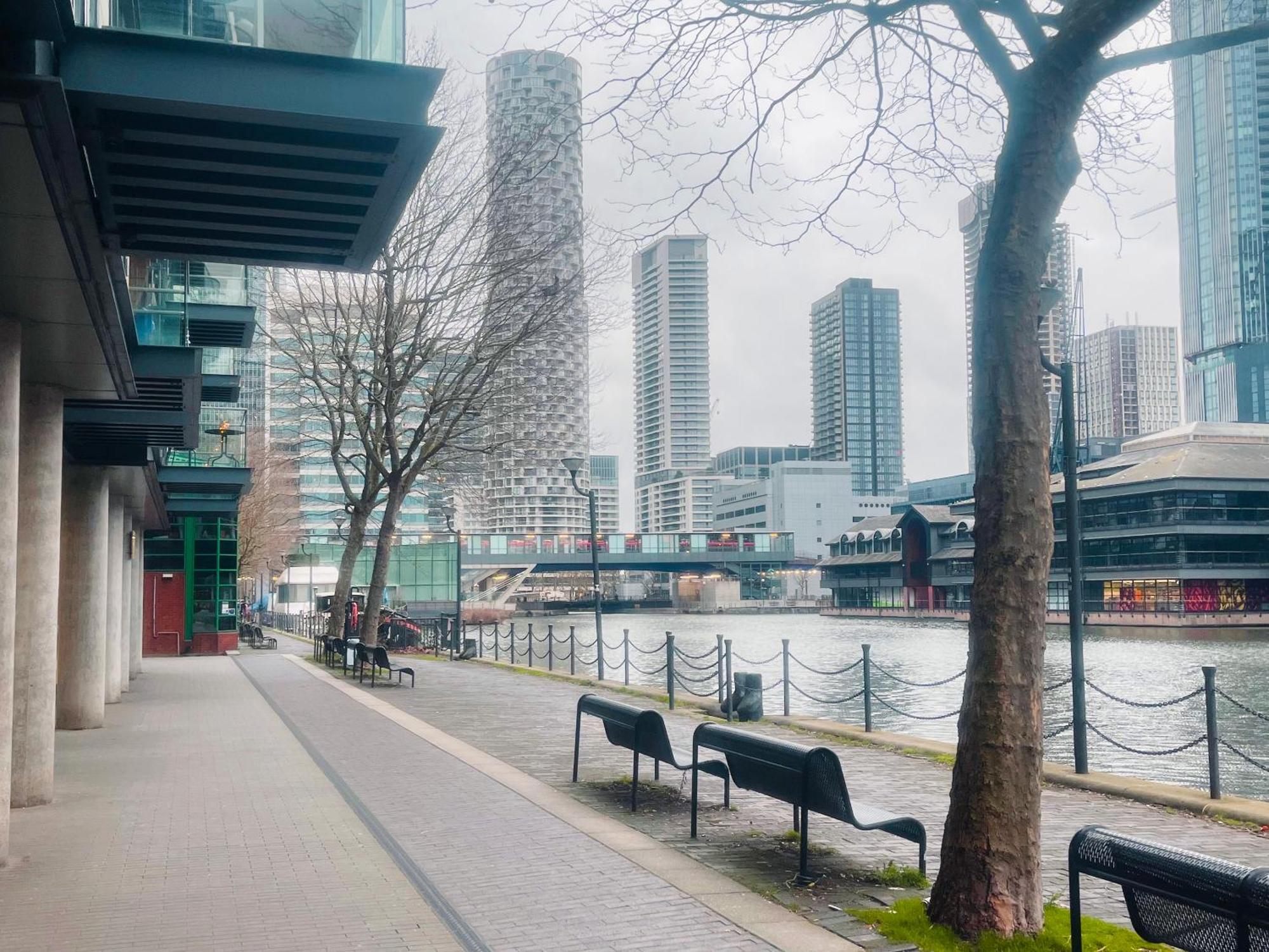 Modern 2Bed 2Bath Apartment Canary Wharf - Upto 5 Person Лондон Екстериор снимка