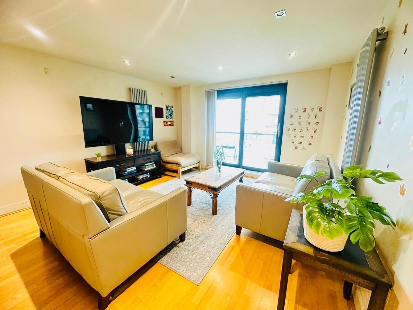 Modern 2Bed 2Bath Apartment Canary Wharf - Upto 5 Person Лондон Екстериор снимка